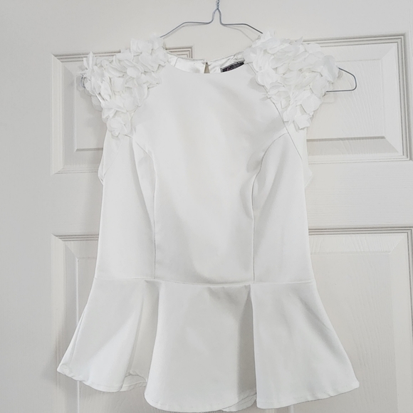 Lipsy London White Top with Ruffle Design on Shoulders Size  US 6 - Picture 1 of 3
